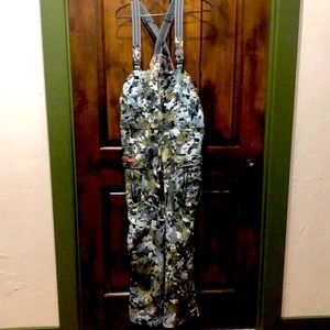 Sitka Stratus Bib - Large - Good Condition